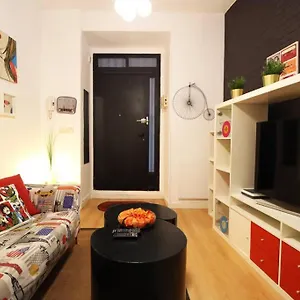 Apartment Centrico Estilo Pop-art By Batuecas *
