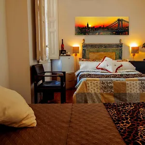 Bed & Breakfast Alfonso Vi , Plaza Mayor & *