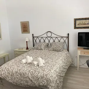Padre Claret Apartments Apartamento *