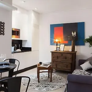 City Center Trendy & Charming Private Apartment
