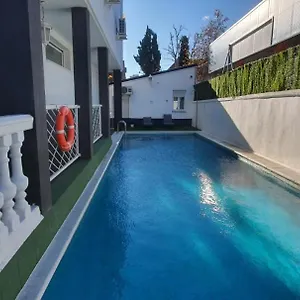 Escala Guest house 3*