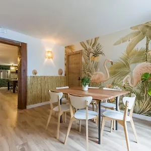 Santo - Coworking - Coliving - Hostel Madrid