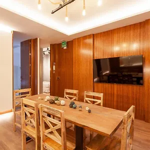 Plaza Espana V Calle San Bernardino 6br 6bh Apartment