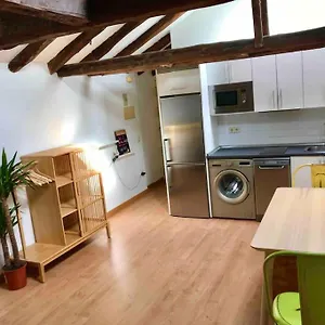 Buhardilla En El De Los Austrias Apartamento Madri