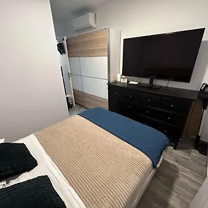 Guest house In Guest - Double With Private Bathroom *