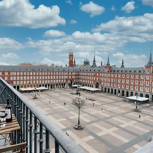 Yoomi Homes Plaza Mayor *