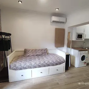 Pequeno Estudio En * Madrid