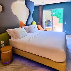 Hotel del amor Avenue - Lovely Madrid