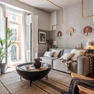 Azreg - 2 Bedroom In Almagro Apartment
