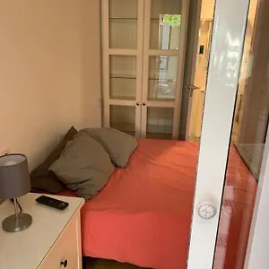 Con Entrada Independiente Cerca A Ifema Y Aeropuerto Apartment