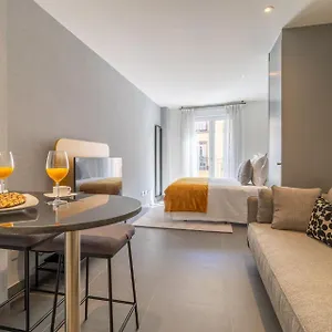 Cozy Loft Near El Rastro With A Touch Of Charm - Latina Toledo Iii *