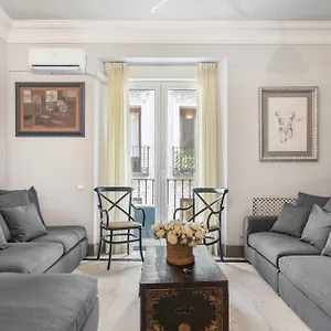 Art & Chic In Trendy Chueca *