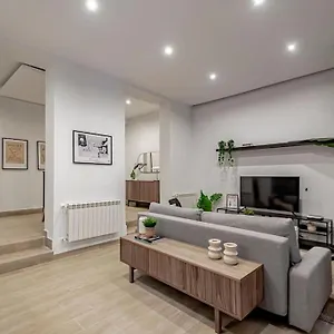 Stunning And Spacious Flat At Barrio De Letras * Madrid