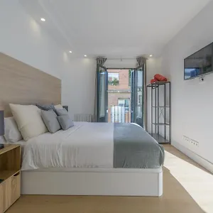 Gran Via New 2br 1bth Elevator Apartment Madrid