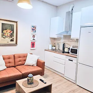 Apartment Acogedor En Atocha By Bebalmy Madrid