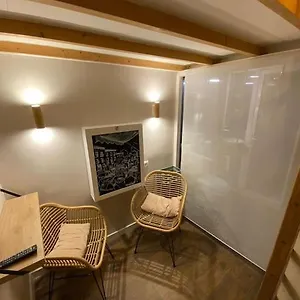 Apartment Mini Estudio De 8 M2 En El Corazon De Malasana De Membrillosuites *