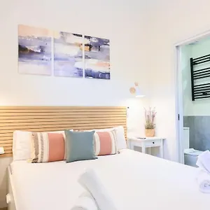 For Comodo De Un Gan5d Apartment Madrid