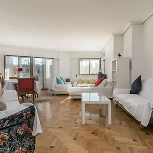 Apartamento De 200m2 En Retiro Con Piscina Apartment