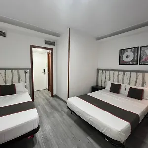 Hello Feria بيت ضيافة مدريد