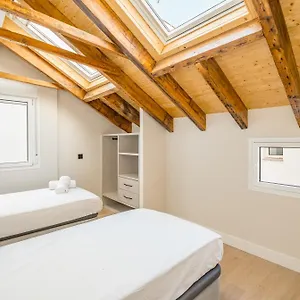 Gran Via Xv Calle De Conchas 4br 4bh Apartment Madrid