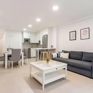 Apartment Charming La Elipa Ii - Amplio 6 *