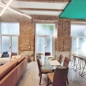 Sunlit Loft Madrid