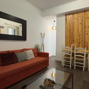Apartment Centrally Located In 2i