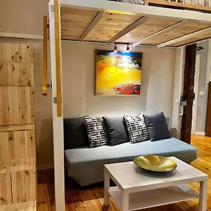 Estudio Coqueto En Malasana Madrid