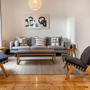 4 Bedrooms 2 Bathrooms Furnished - Salamanca - Luxurious - Mintystay *