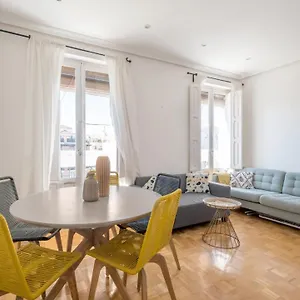 4 Bedrooms 2 Bathrooms Furnished - Salamanca - Bright - Mintystay *