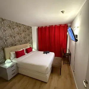 Plaza Apartment *