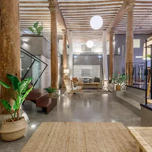 Apartment Boho-chic Loft In A Legendary 17th-century 'trap House Madrid