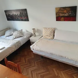 Village Carnicer 3, 2a Cuatro Caminos Apartment *