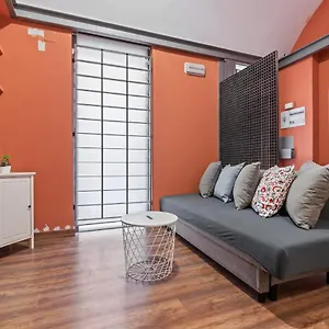 Contemporary Flat With 1-bedroom In