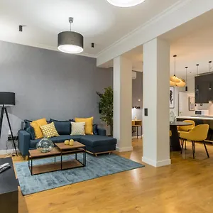 Wide And Modern -1bd 1,5 Bth- Malasana *