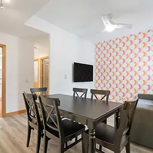 La Latina Sol. Espacioso Apartamento, 12 Pax