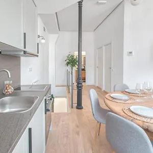 Apartment De Diseno Nuevo En Zona Centrica 3hab 2banos Madrid